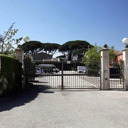 Les Jardines D'Artemis Apartment Saint Tropez Bagian luar foto